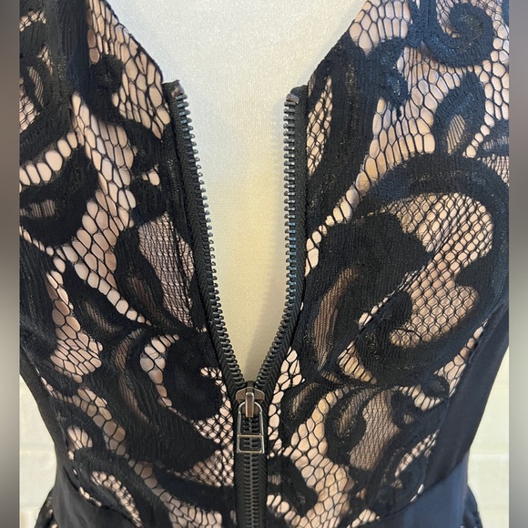 EUC VENUS black lace overlay dress with front zipper. Size 6. - Picture 2 of 8